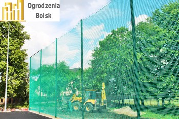 Boisko sportowe - Osłaniająca boisko dookoła - Osłaniające siatki ochronne